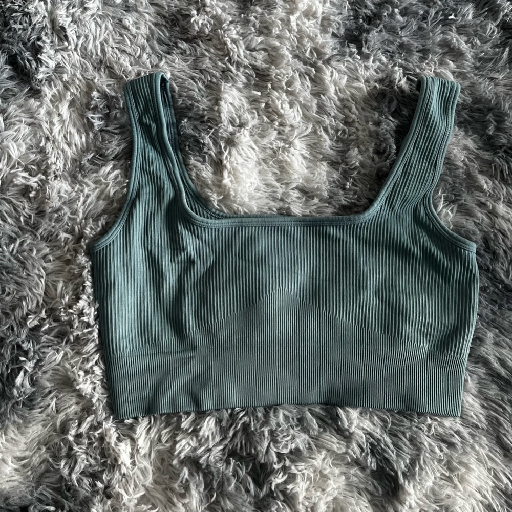 Amazon Ribbed Sports Bralette in Teal -Size M. Thick‎ Material